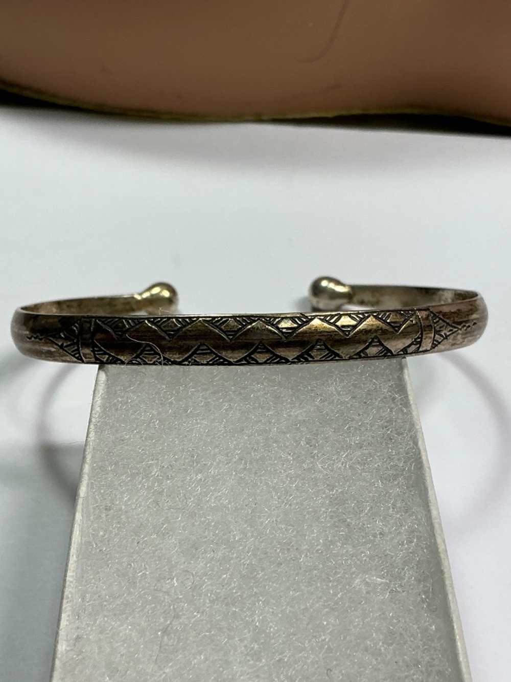 Vintage Sterling Silver Southwest Style Zig Zag Design. 2.5 inches across